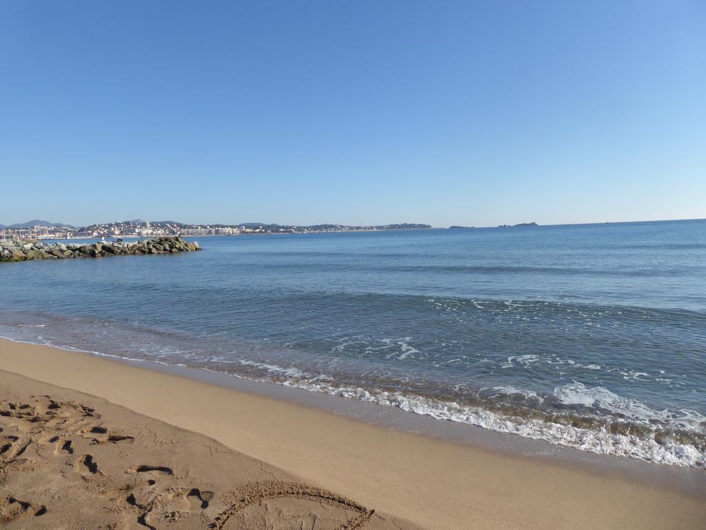 Les Enganes Apartment Frejus Bagian luar foto