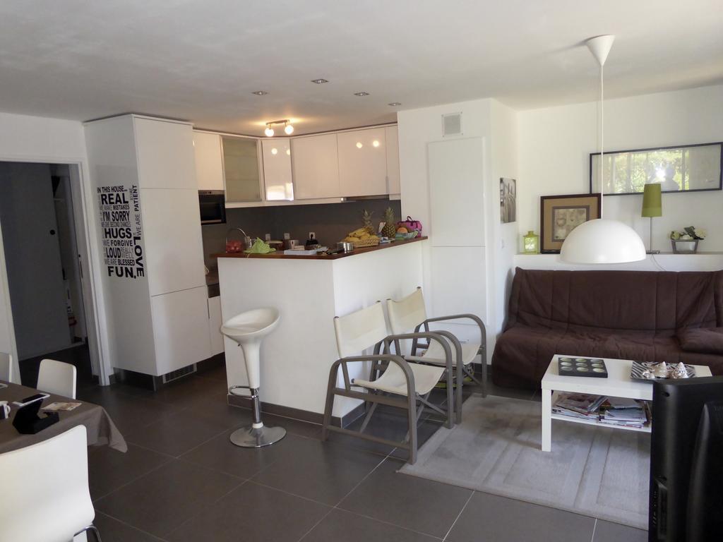 Les Enganes Apartment Frejus Bagian luar foto