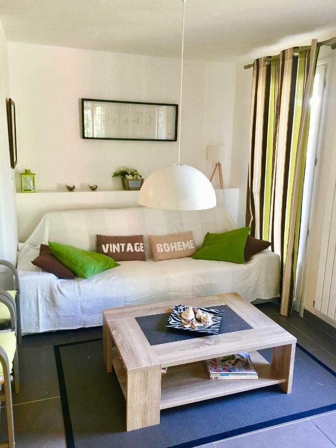 Les Enganes Apartment Frejus Bagian luar foto